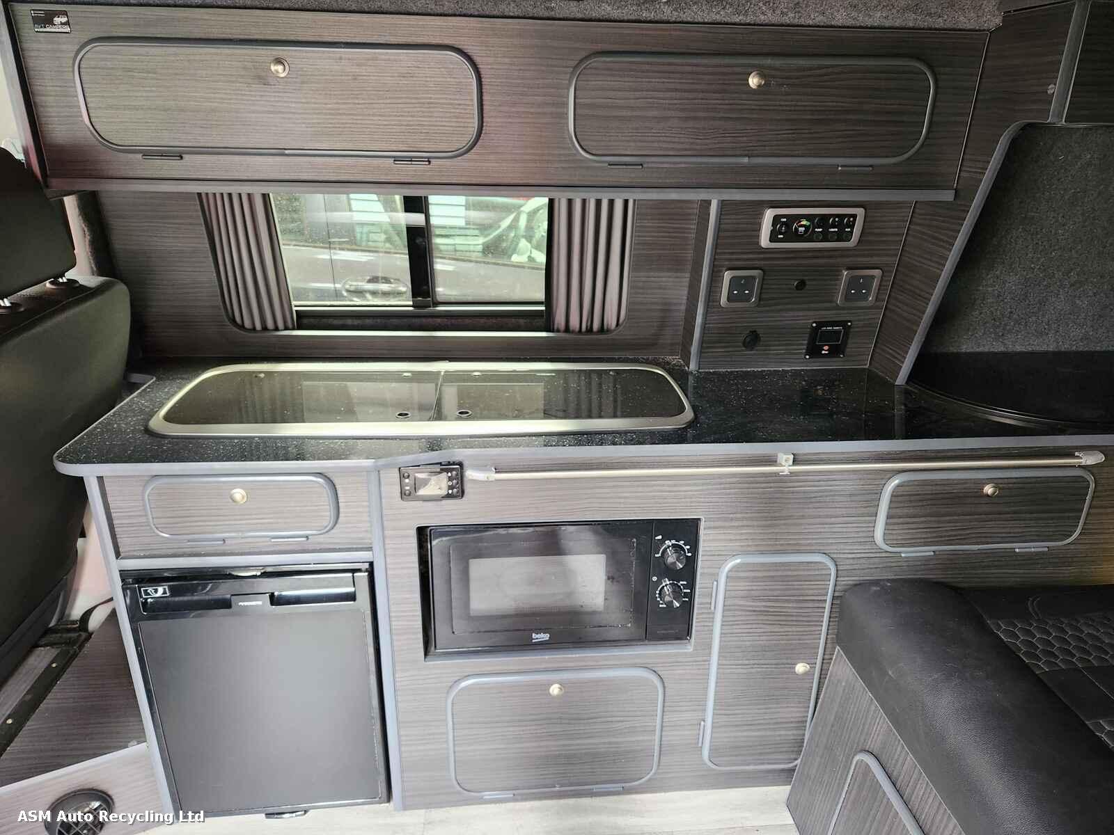 View Auto part Volkswagen Transporter 2019 Unknown Van Breaking