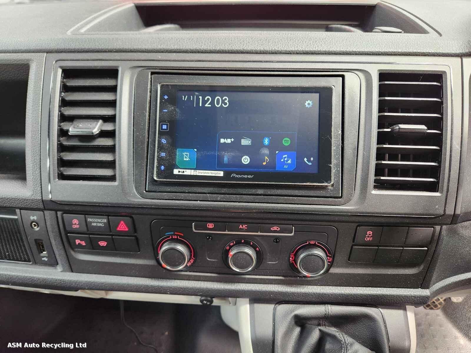 View Auto part Volkswagen Transporter 2019 Unknown Van Breaking