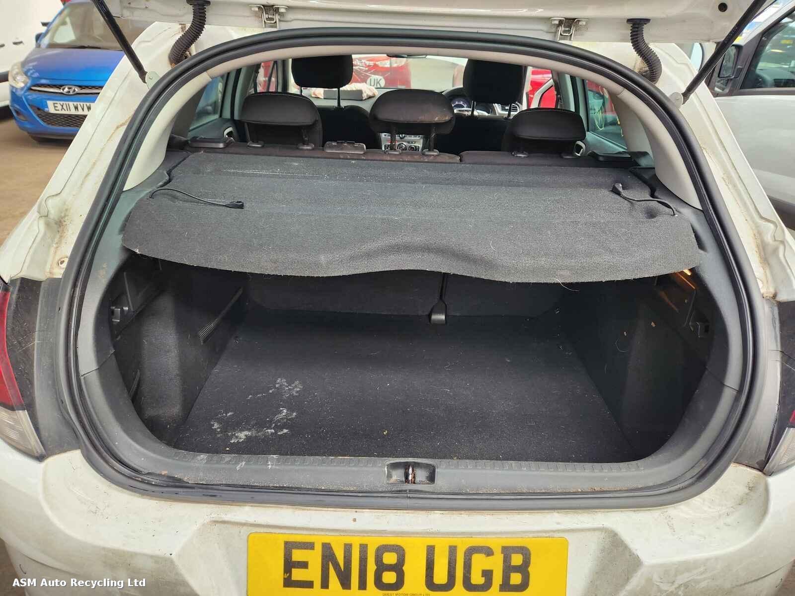 View Auto part Citroen C4 2018 5 Door Hatchback Breaking