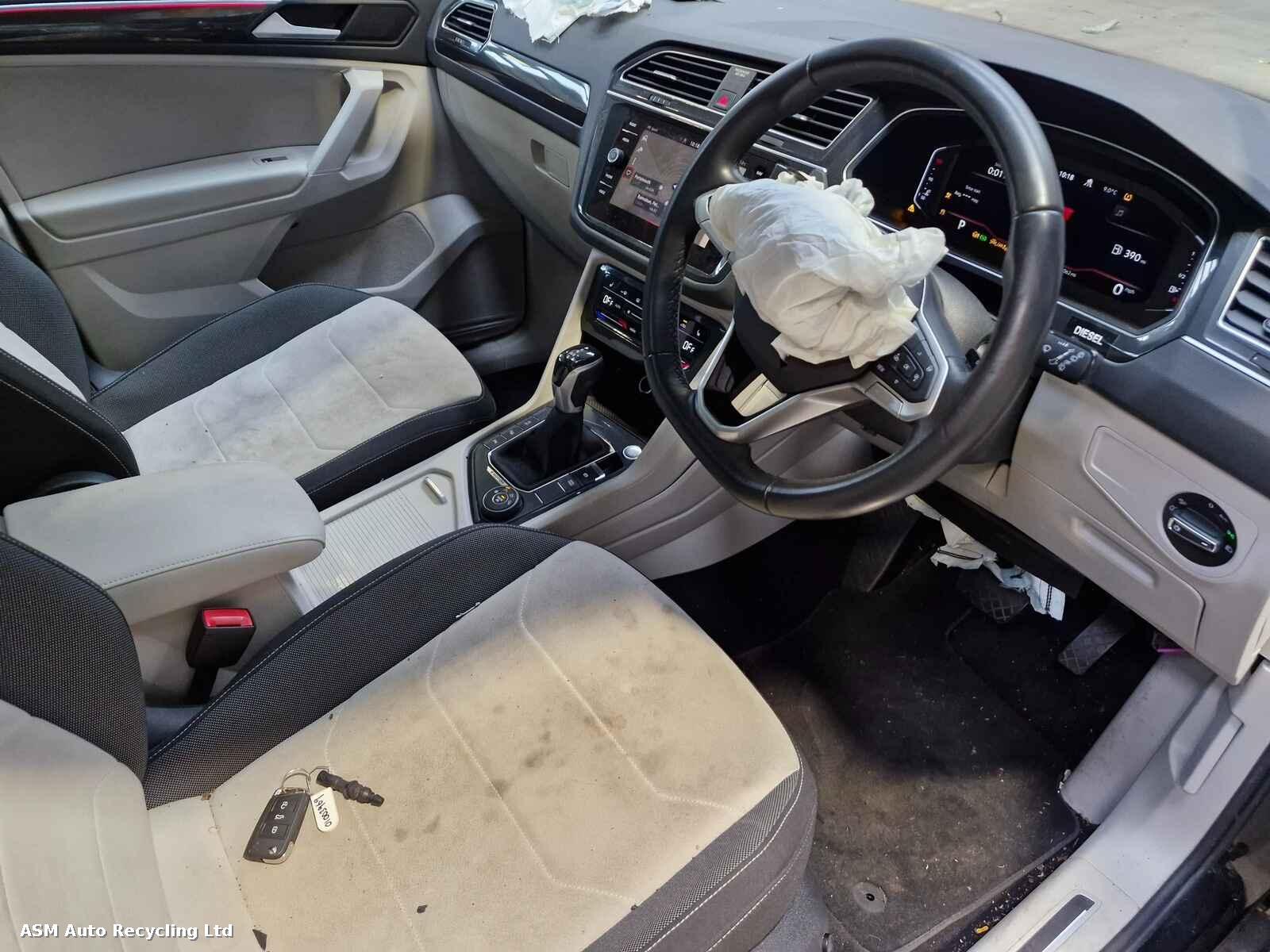 View Auto part Volkswagen Tiguan 2021 5 Door Estate Breaking
