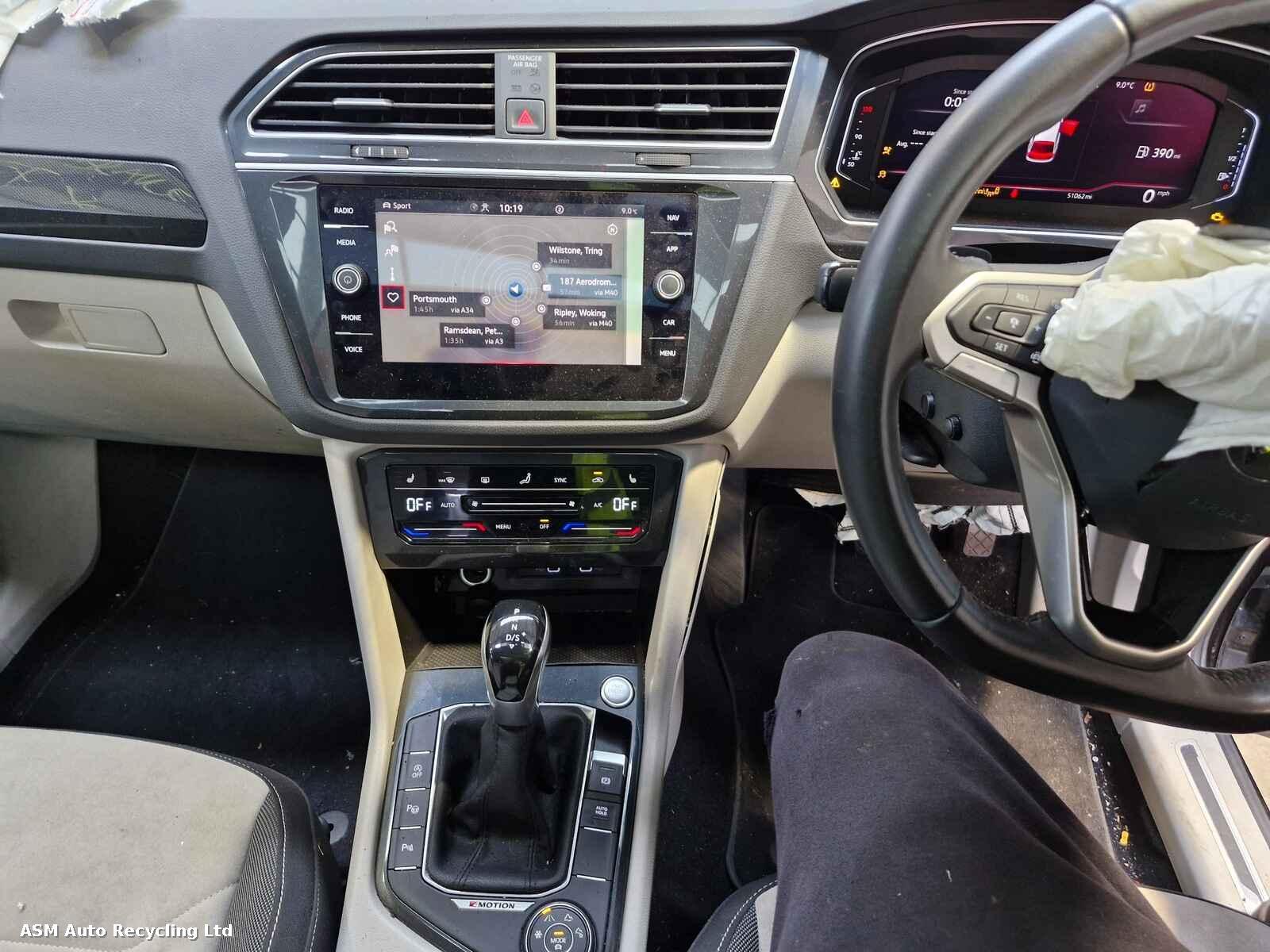 View Auto part Volkswagen Tiguan 2021 5 Door Estate Breaking