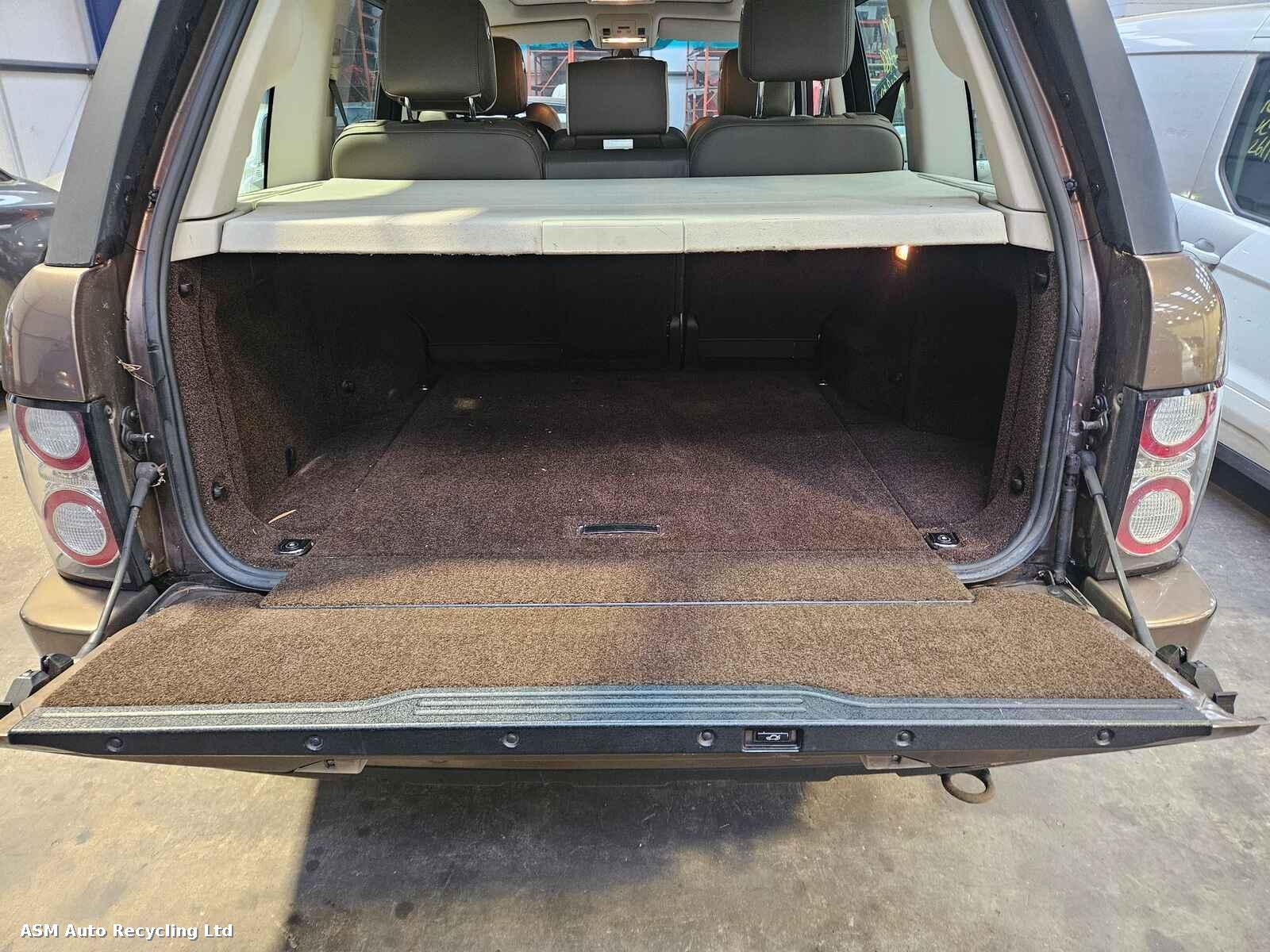 View Auto part Land Rover Range Rover 2010 5 Door Estate Breaking