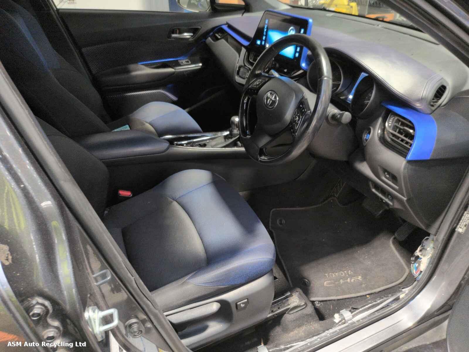 View Auto part Toyota C-hr 2017 5 Door Hatchback Breaking