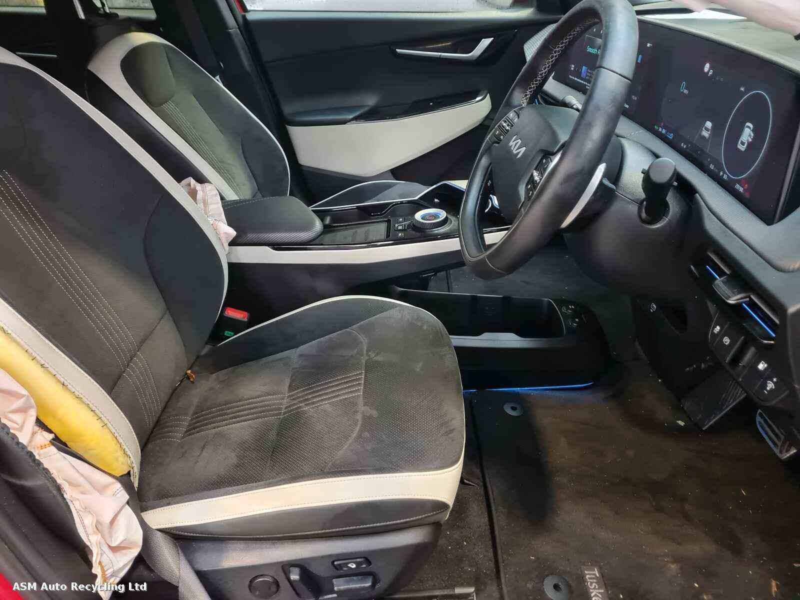 View Auto part Kia Ev6 2022 5 Door Hatchback Breaking