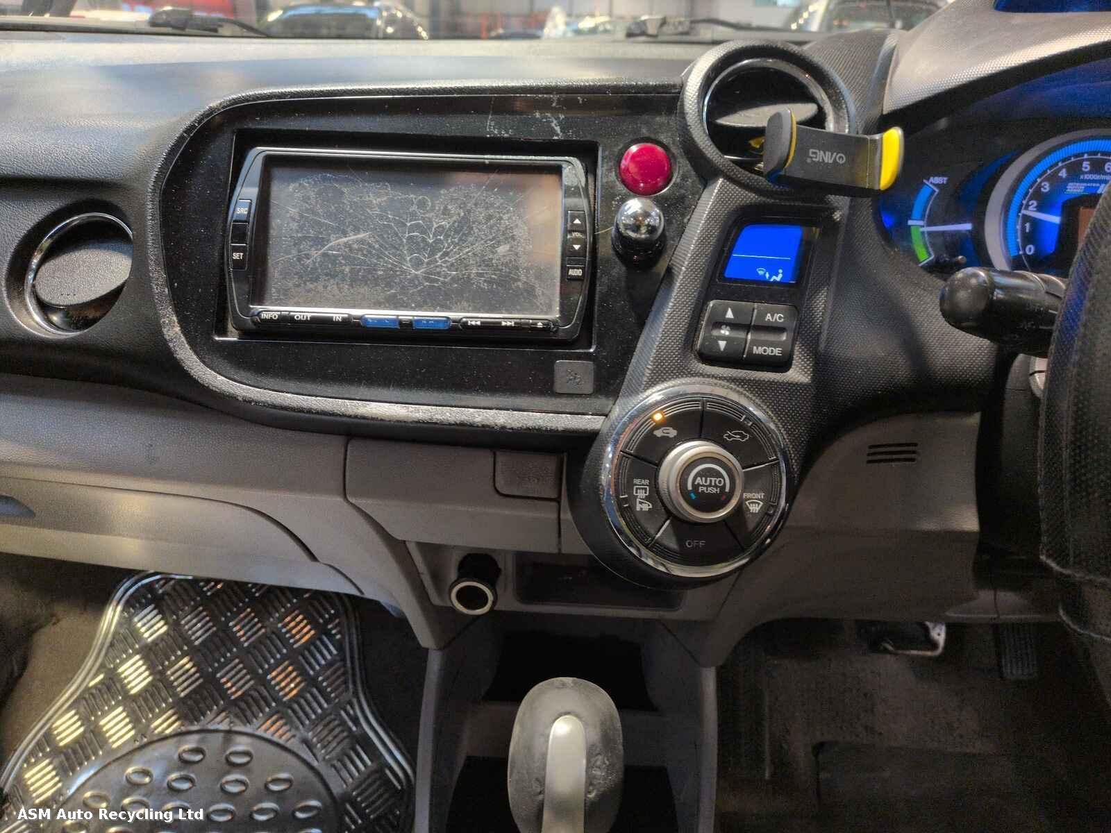 View Auto part Honda Insight 2011 5 Door Hatchback Breaking
