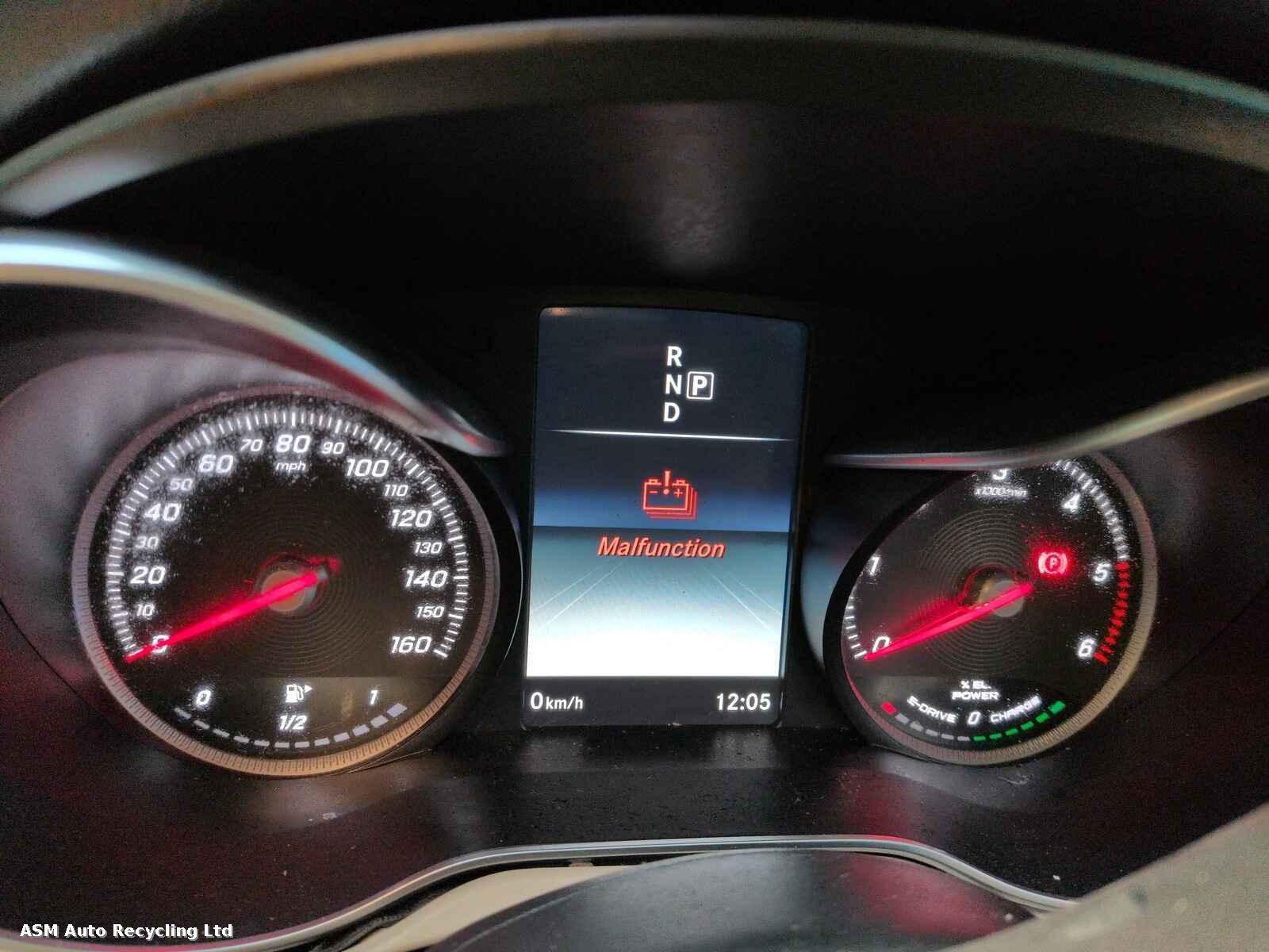 View Auto part Mercedes C Class 2015 4 Door Saloon Breaking