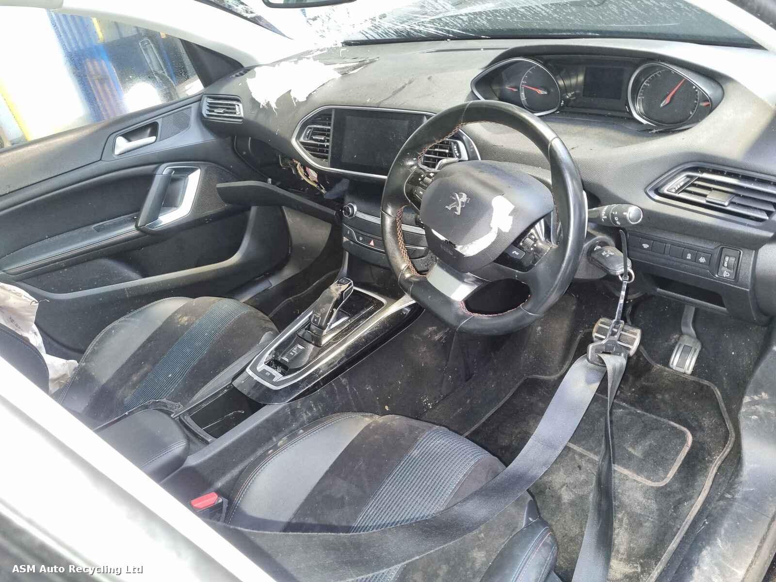 View Auto part Peugeot 308 2020 5 Door Estate Breaking