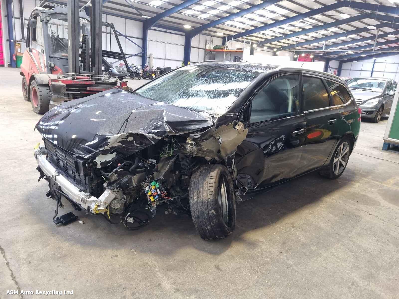 View Auto part Peugeot 308 2020 5 Door Estate Breaking