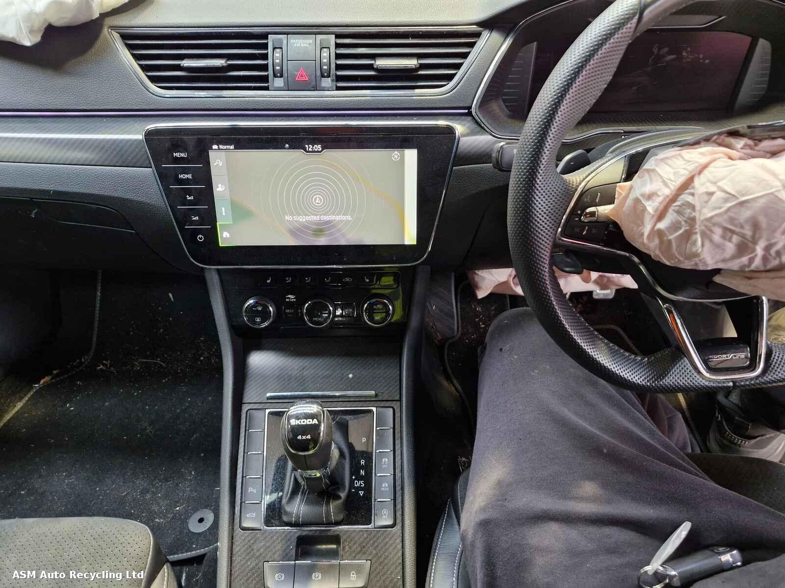 View Auto part Skoda Superb 2024 5 Door Hatchback Breaking