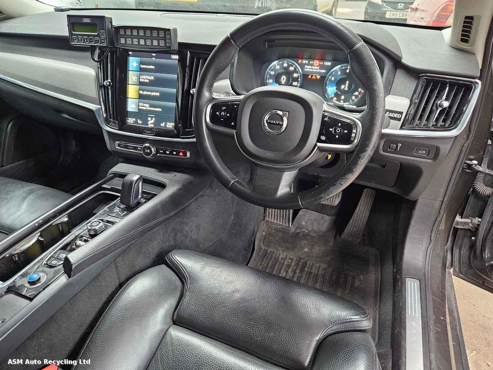 View Auto part Volvo S90 2021 4 Door Saloon Breaking