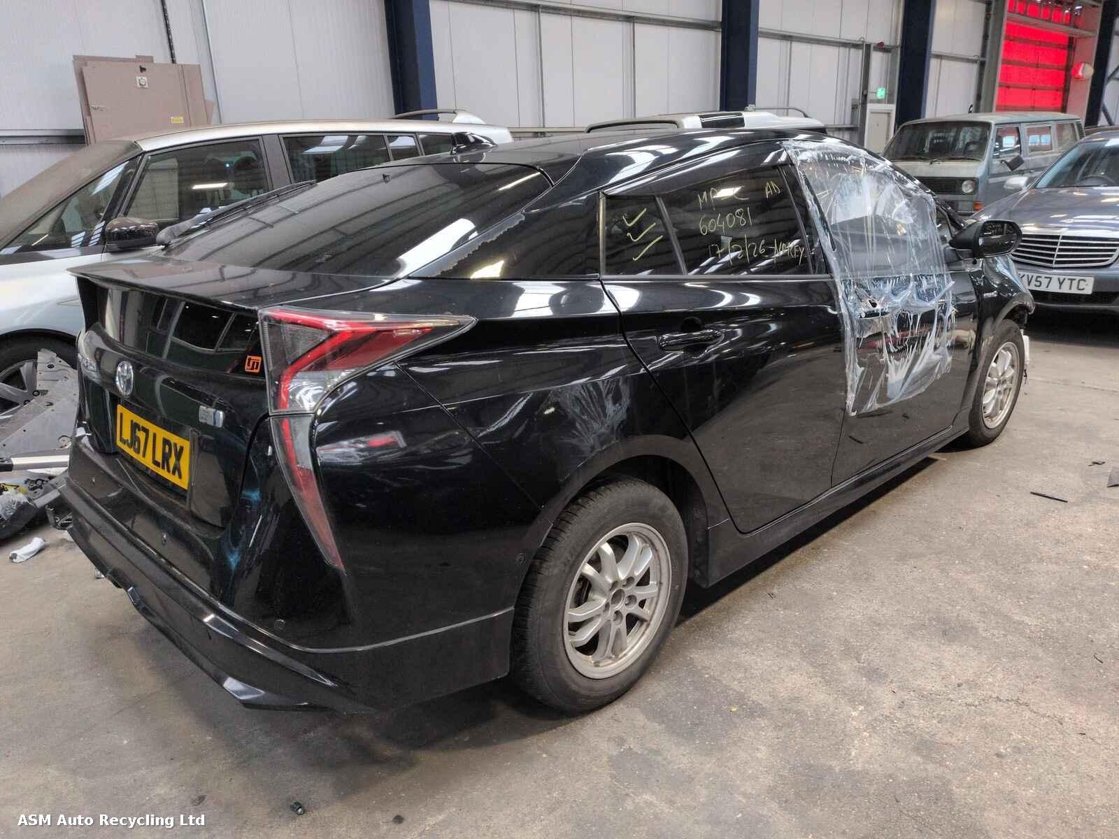 View Auto part Toyota Prius 2017 5 Door Hatchback Breaking