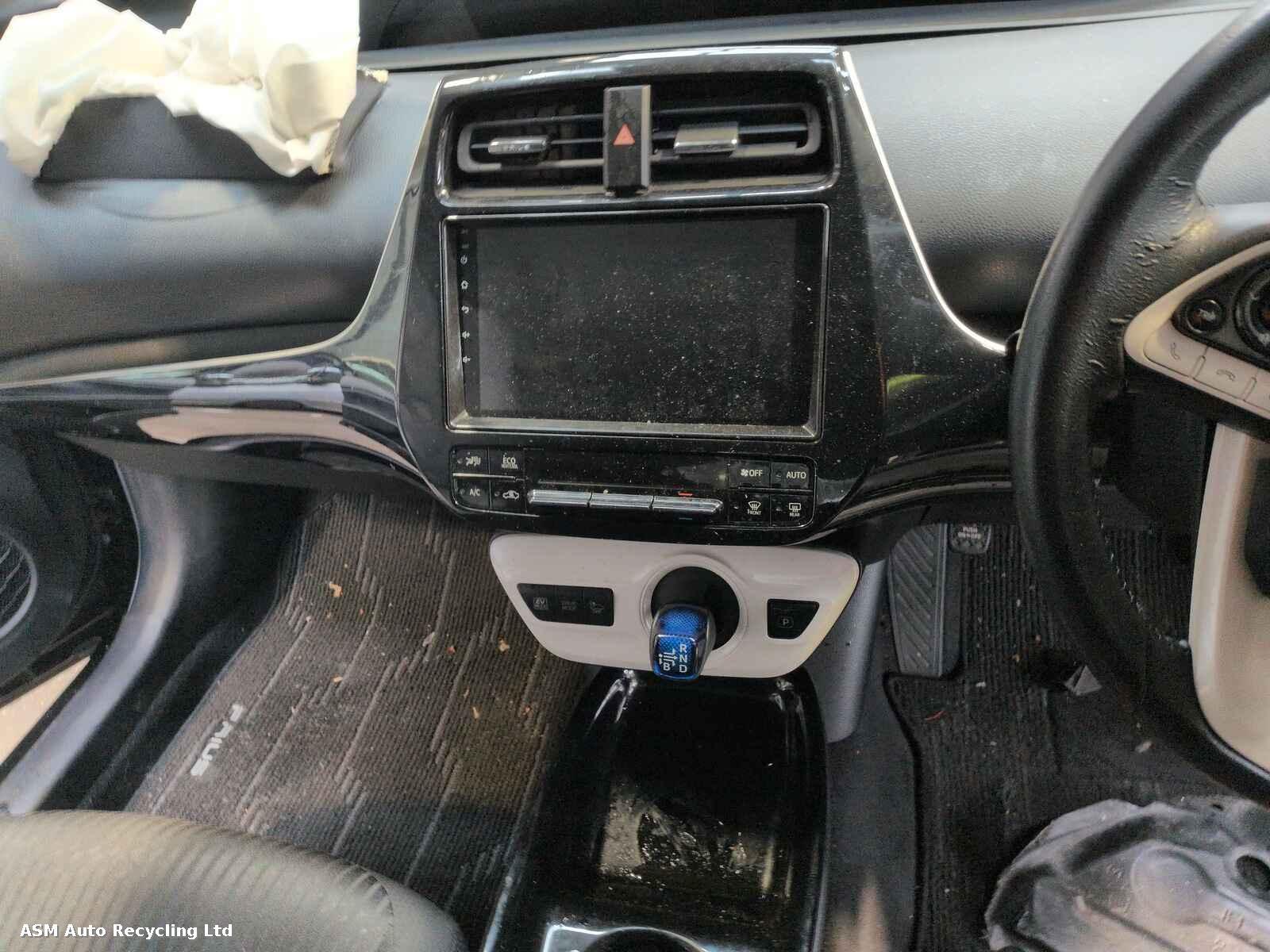 View Auto part Toyota Prius 2017 5 Door Hatchback Breaking