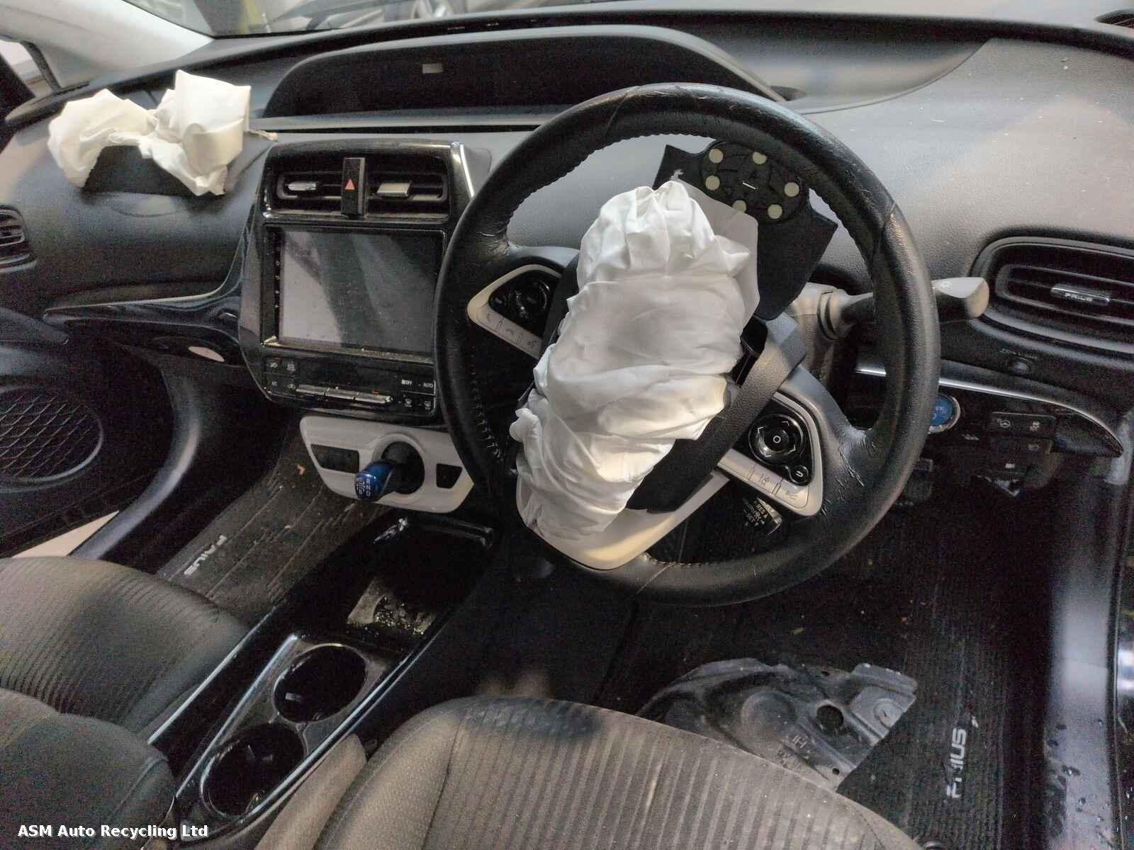 View Auto part Toyota Prius 2017 5 Door Hatchback Breaking