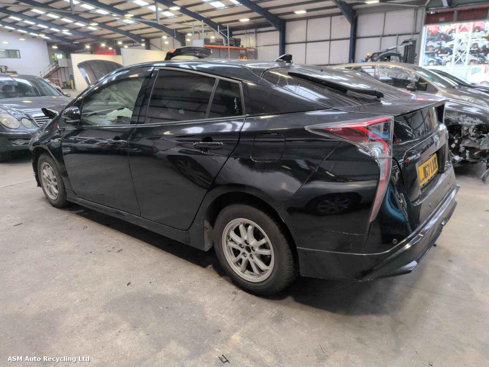 View Auto part Toyota Prius 2017 5 Door Hatchback Breaking