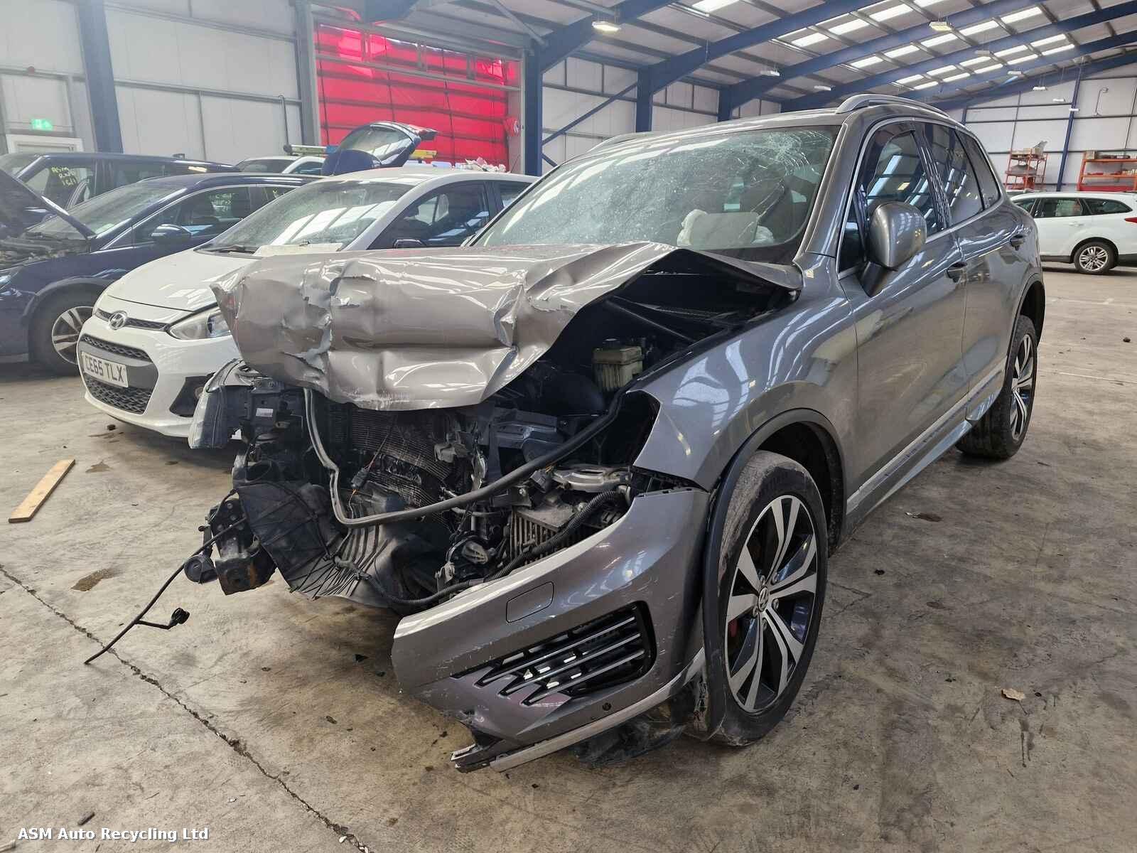 View Auto part Volkswagen Touareg 2015 5 Door Estate Breaking