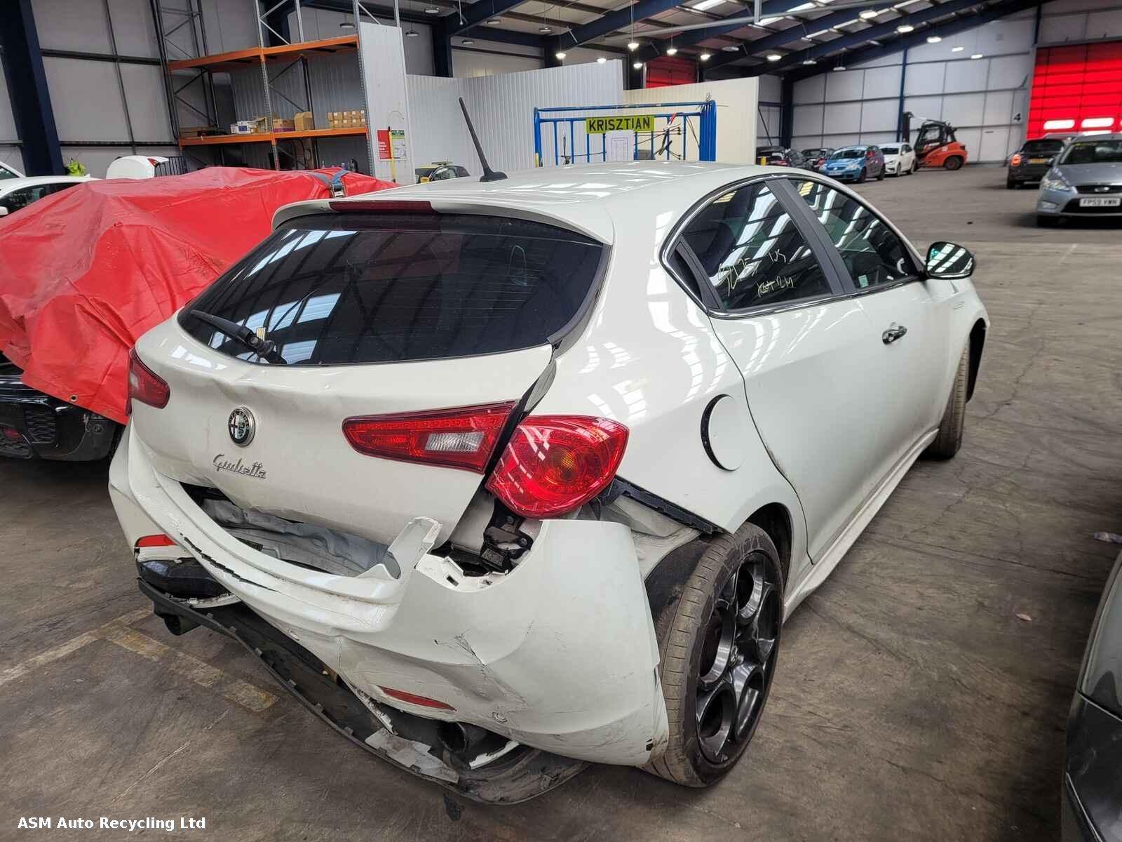 View Auto part Alfa Romeo Giulietta 2015 5 Door Hatchback Breaking