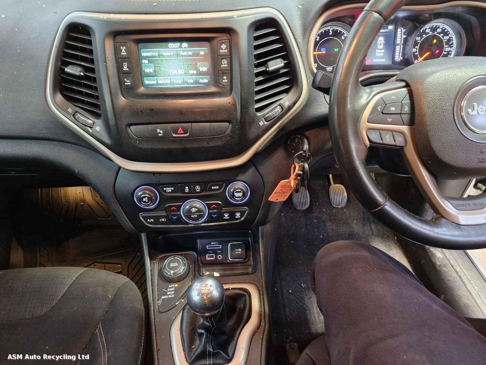 View Auto part Jeep Cherokee 2016 5 Door Estate Breaking