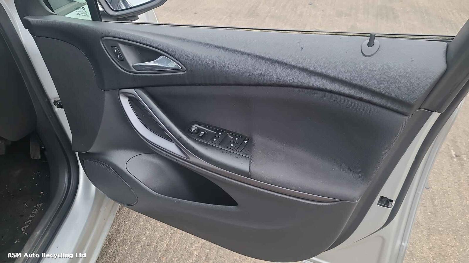 View Auto part Vauxhall Astra 2016 5 Door Estate Breaking