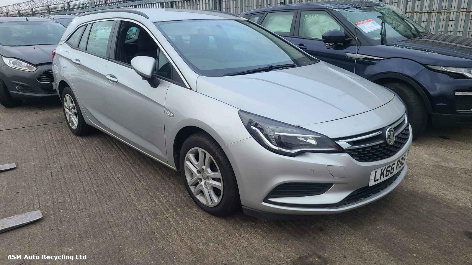 Image for a Vauxhall Astra 2016 5 Door Estate Breaking