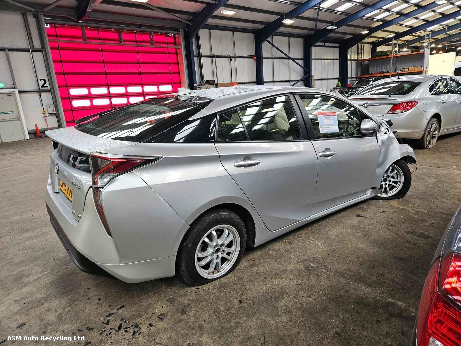 View Auto part Toyota Prius 2016 5 Door Hatchback Breaking