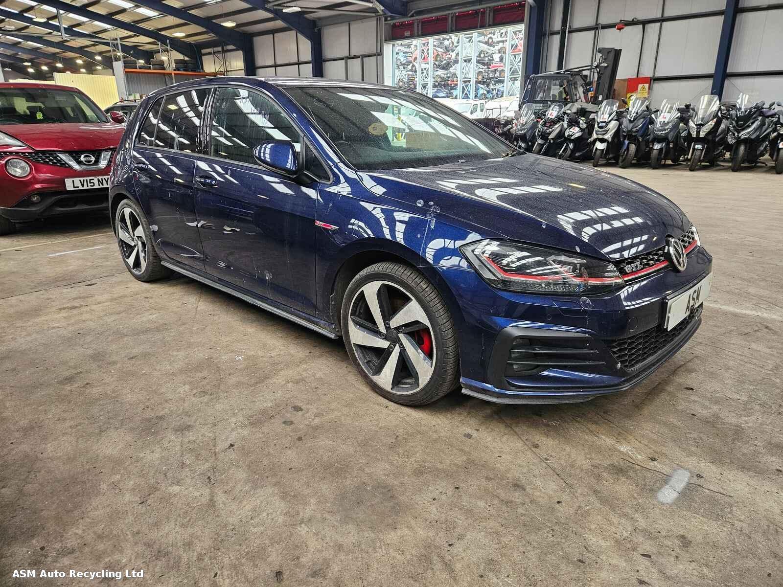 Image for a Volkswagen Golf 2018 5 Door Hatchback Breaking