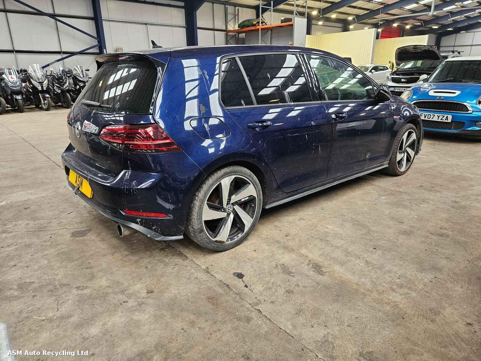 View Auto part Volkswagen Golf 2018 5 Door Hatchback Breaking