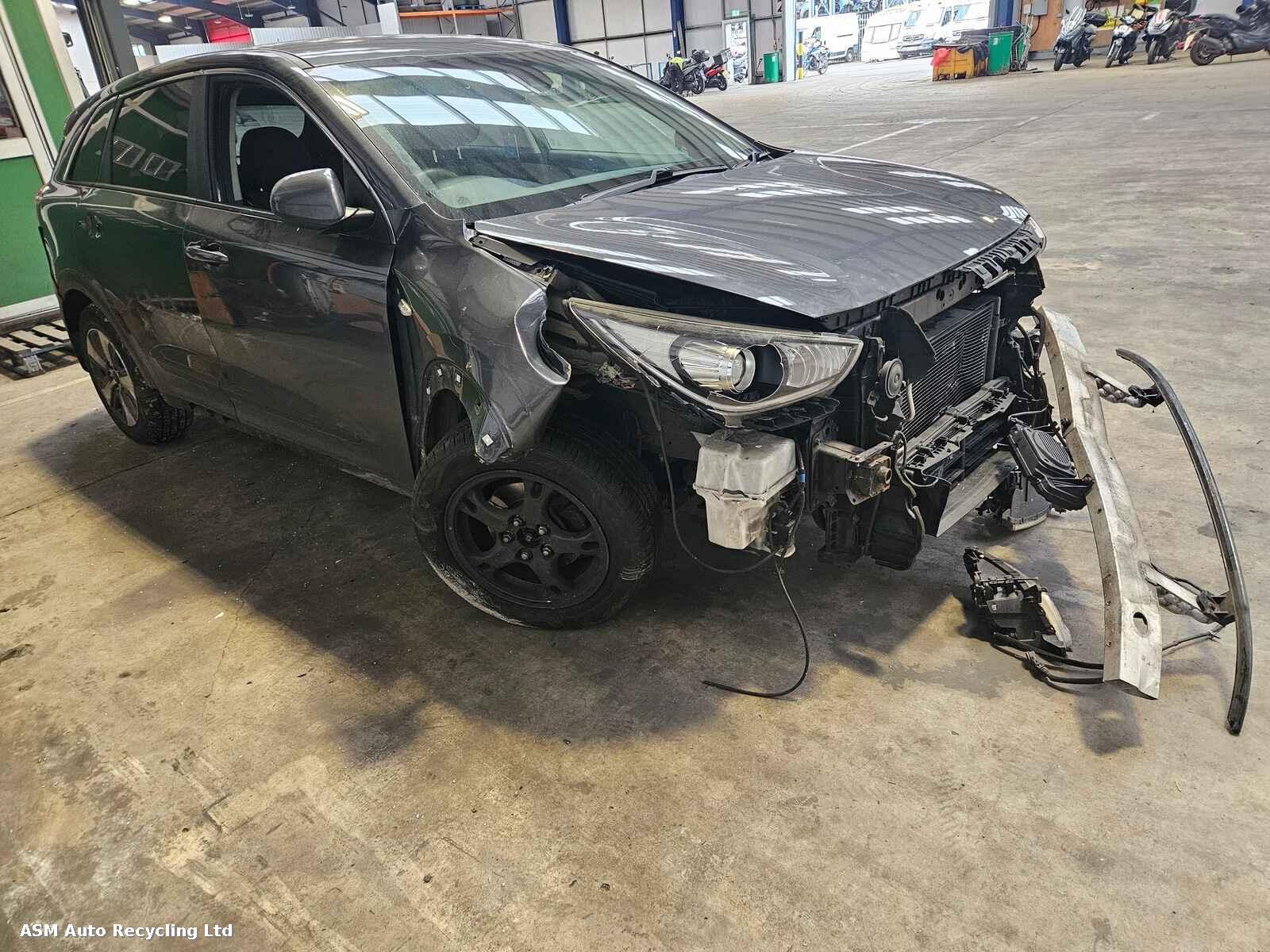 Image for a Kia Niro 2016 5 Door Estate Breaking