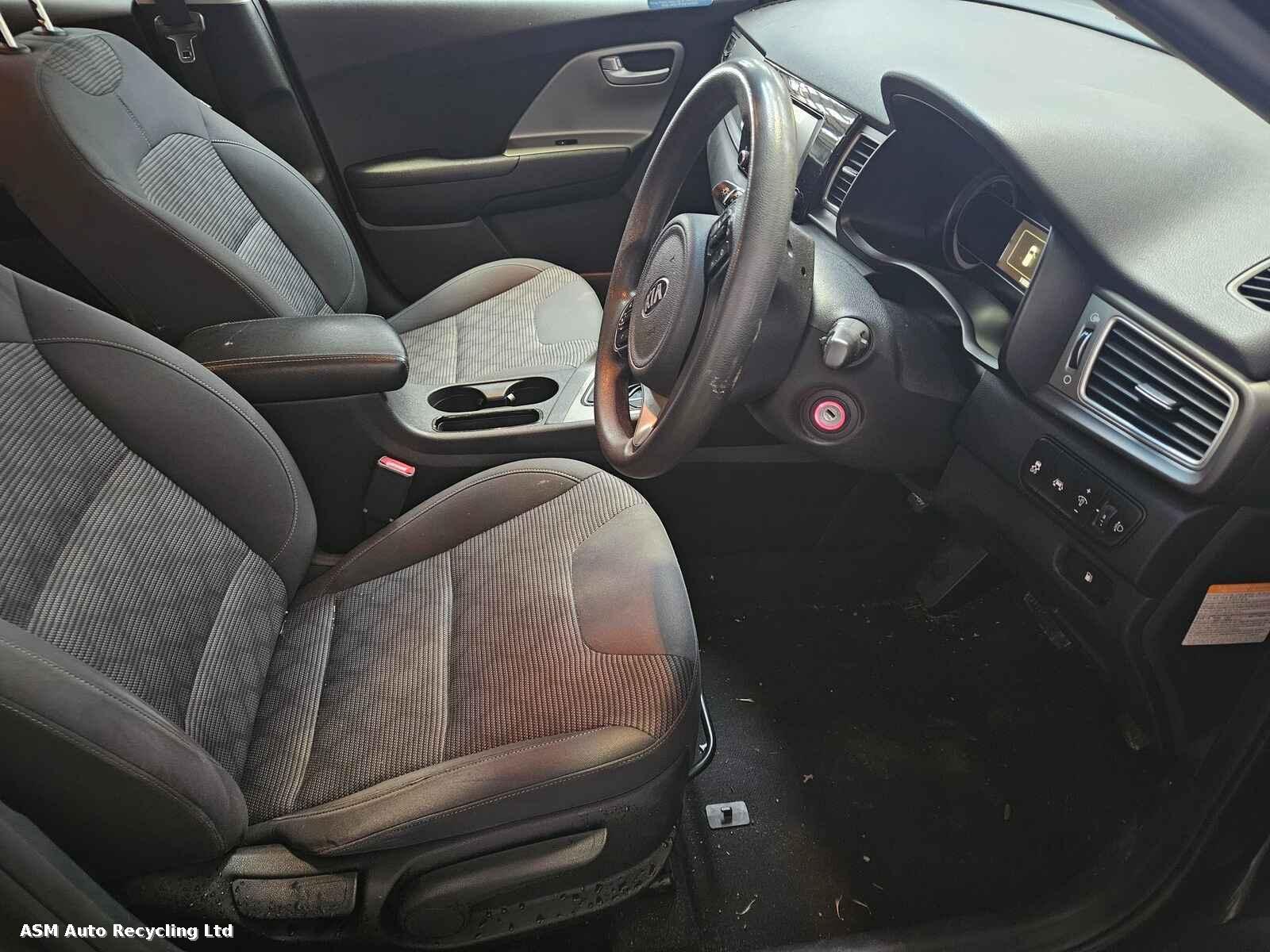 View Auto part Kia Niro 2016 5 Door Estate Breaking