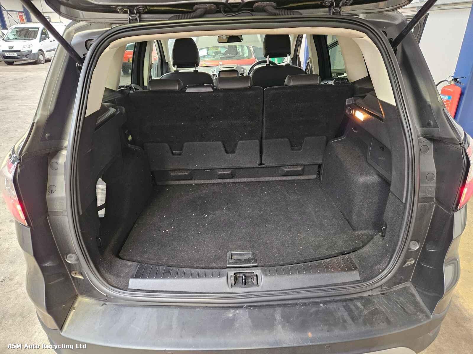 View Auto part Ford Kuga 2017 5 Door Hatchback Breaking