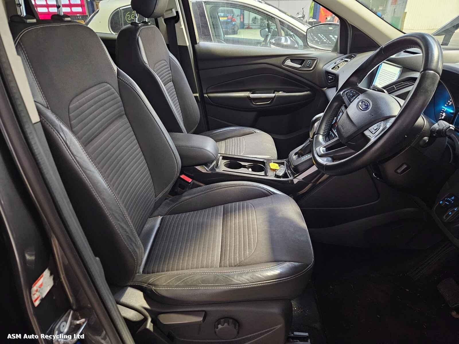 View Auto part Ford Kuga 2017 5 Door Hatchback Breaking