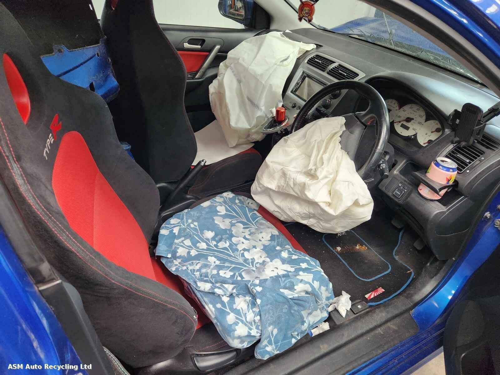 View Auto part Honda Civic 2004 3 Door Hatchback Breaking