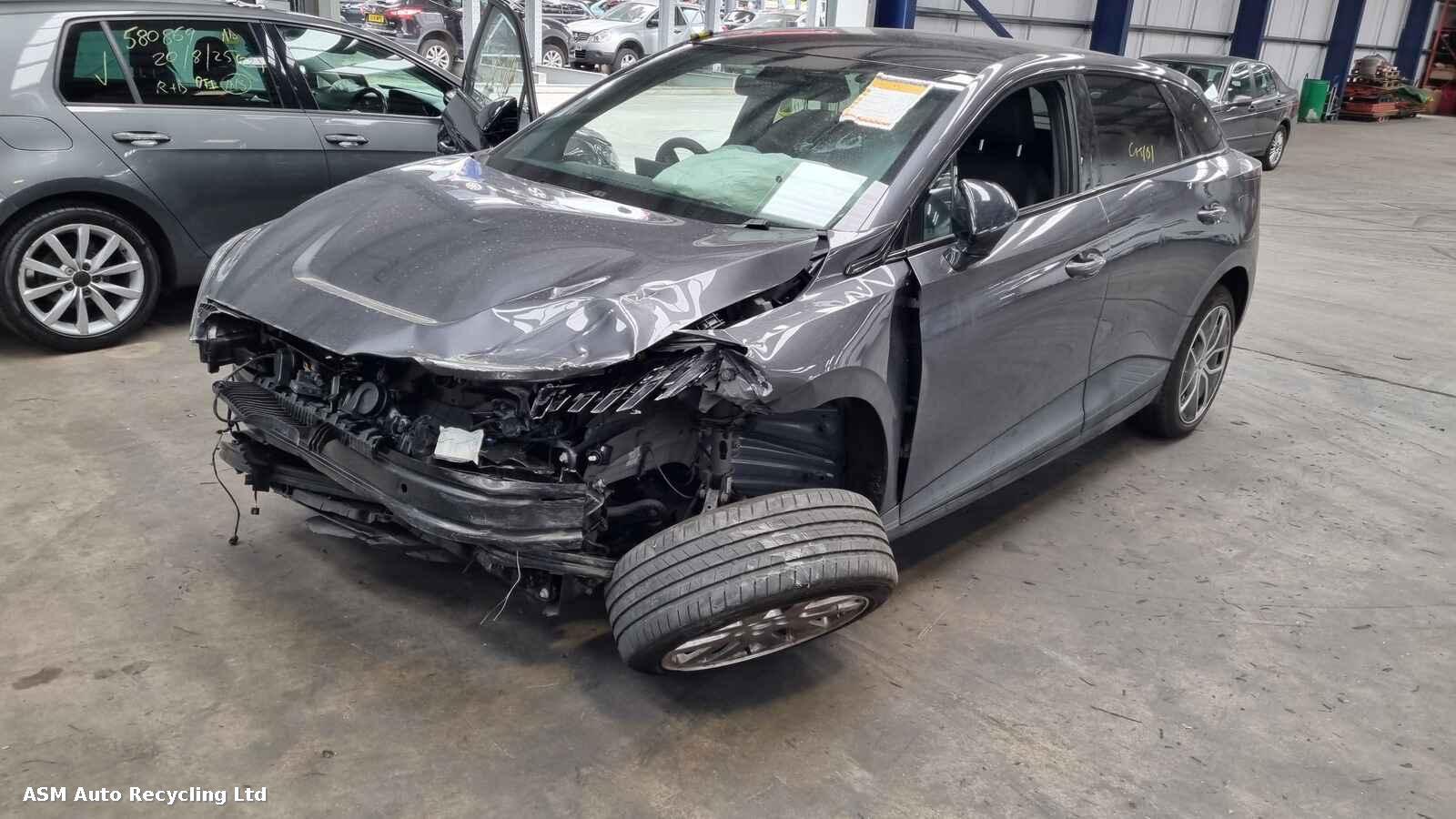 View Auto part Mg Mg4 2025 5 Door Hatchback Breaking