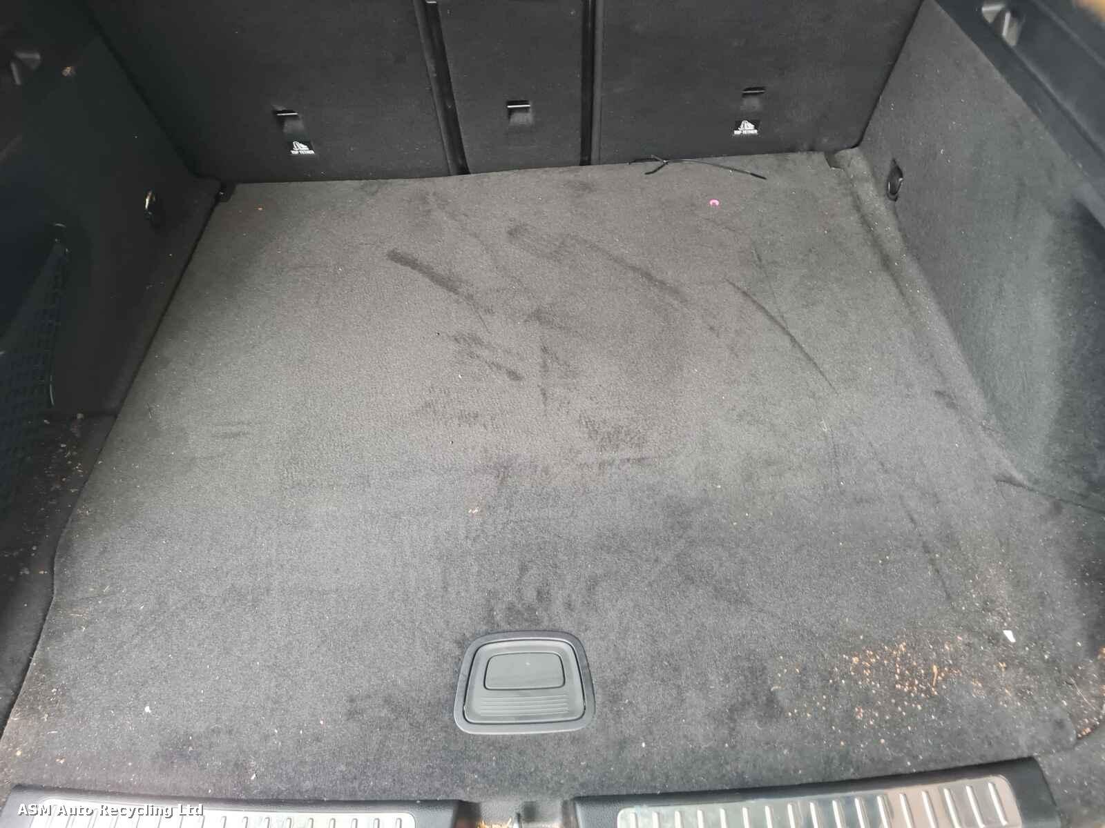 View Auto part Mercedes Eqc 2023 5 Door Estate Breaking