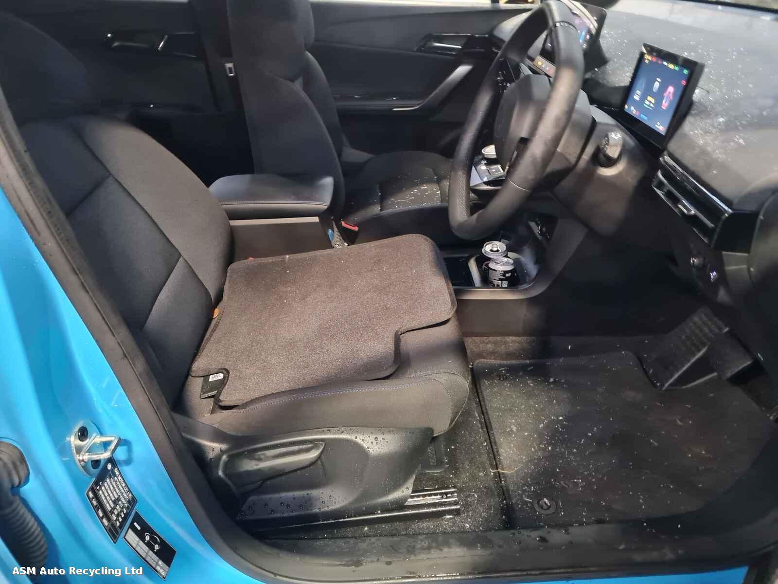 View Auto part Mg Mg4 2024 5 Door Hatchback Breaking