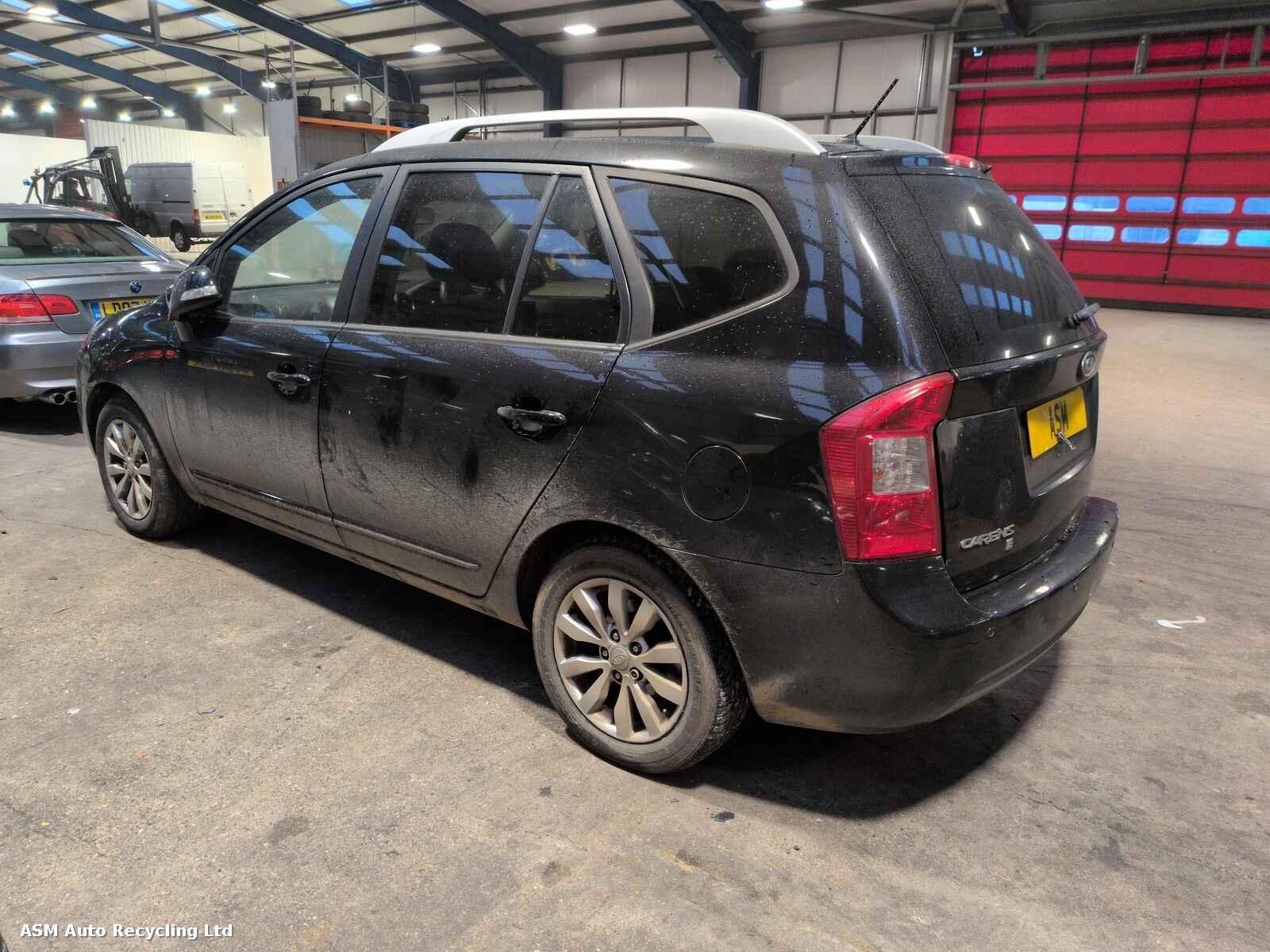 View Auto part Kia Carens 2011 5 Door Mpv Breaking