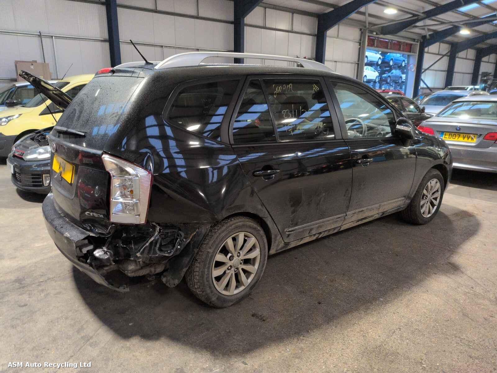 View Auto part Kia Carens 2011 5 Door Mpv Breaking