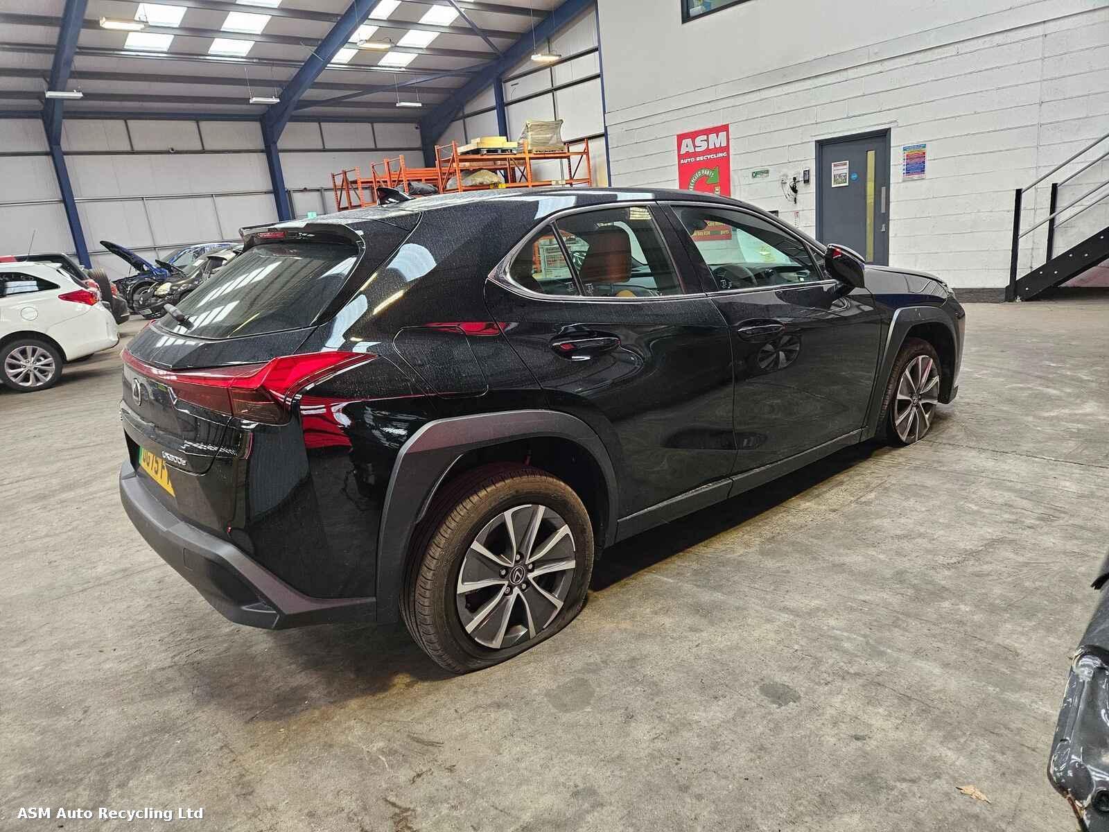 View Auto part Lexus Ux 2025 5 Door Estate Breaking