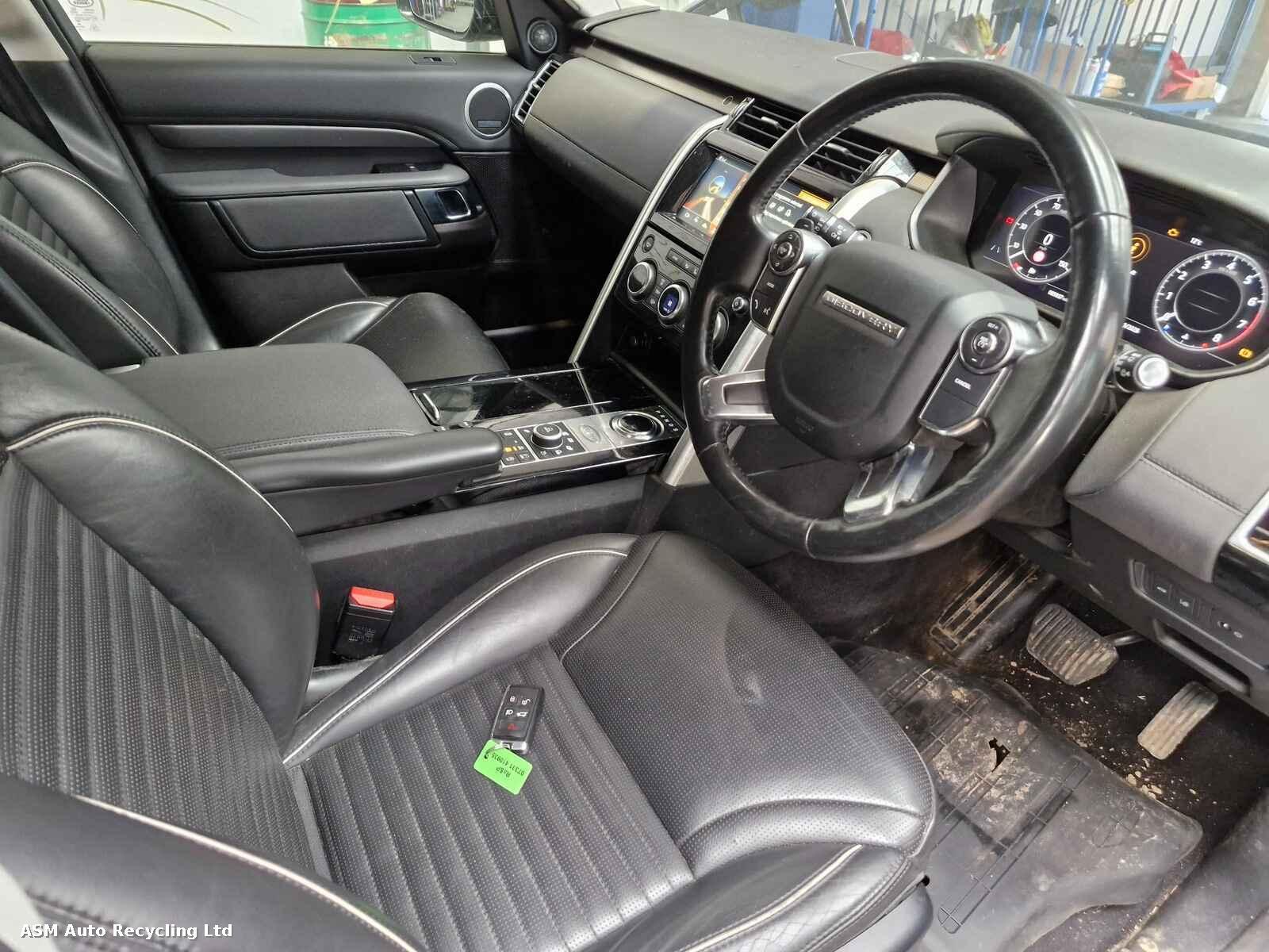 Land Rover Discovery 2018 5 Door Estate Breaking View Auto part Land Rover Discovery 2018 5 Door Estate Breaking