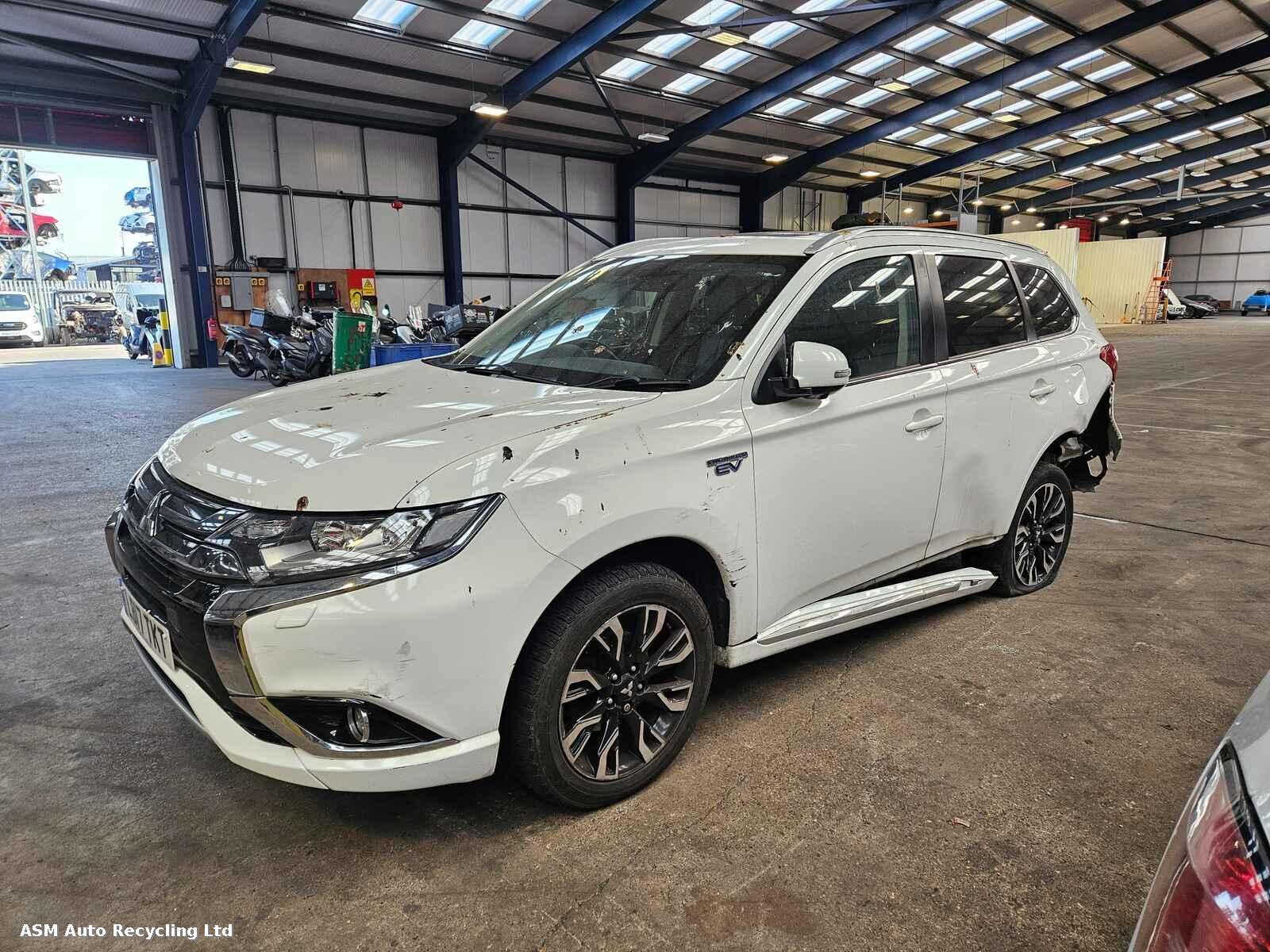 Mitsubishi Outlander 2017 5 Door Estate Breaking View Auto part Mitsubishi Outlander 2017 5 Door Estate Breaking