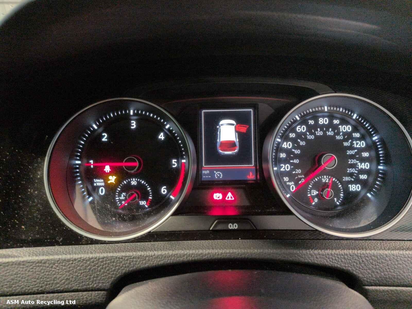 Volkswagen Golf 2017 5 Door Hatchback Breaking View Auto part Volkswagen Golf 2017 5 Door Hatchback Breaking