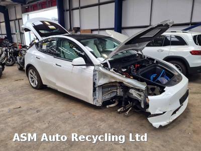 Image for a Tesla Model Y 2023 5 Door Mpv Breaking