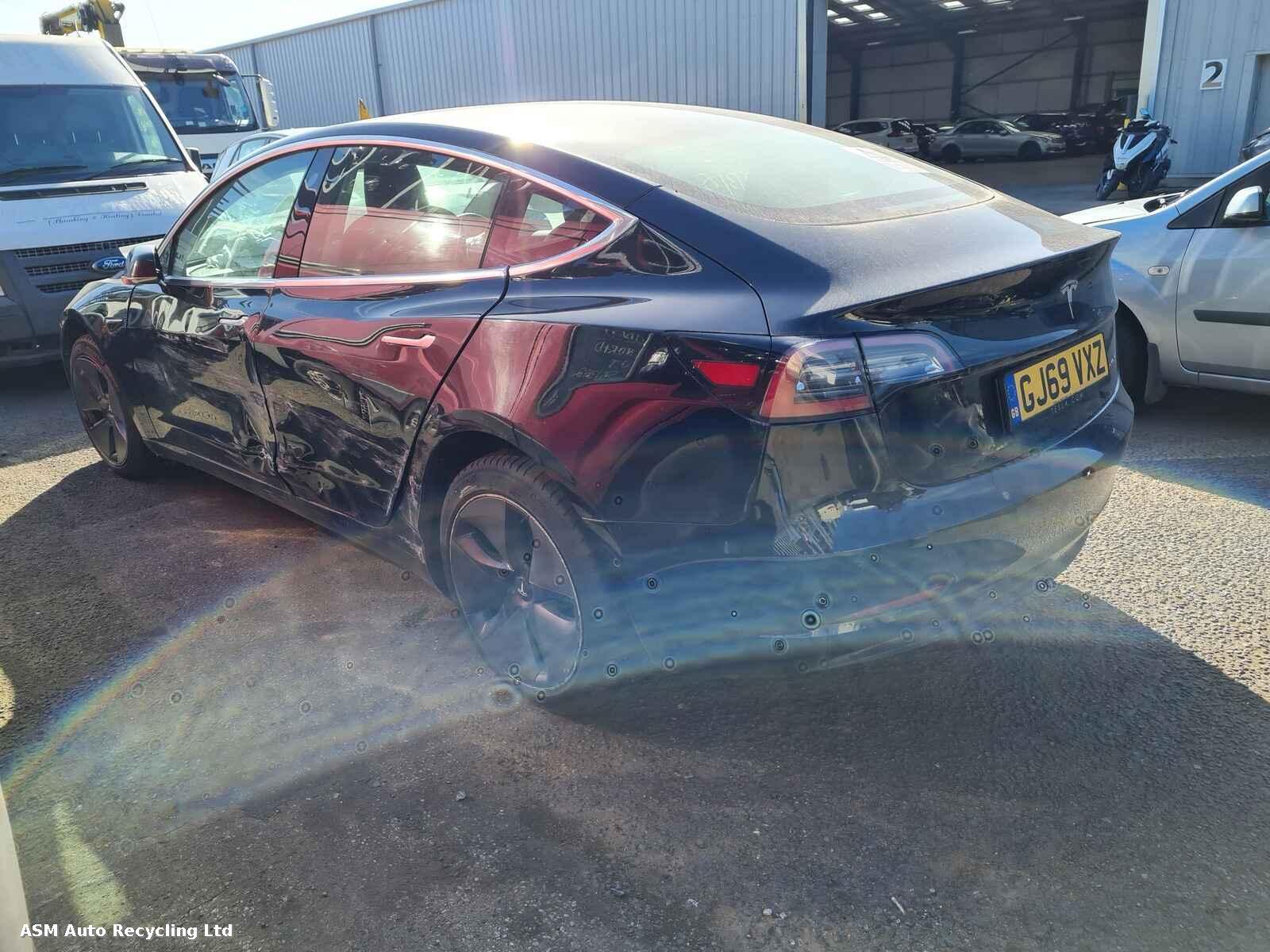 Tesla Model 3 2019 4 Door Saloon Breaking View Auto part Tesla Model 3 2019 4 Door Saloon Breaking