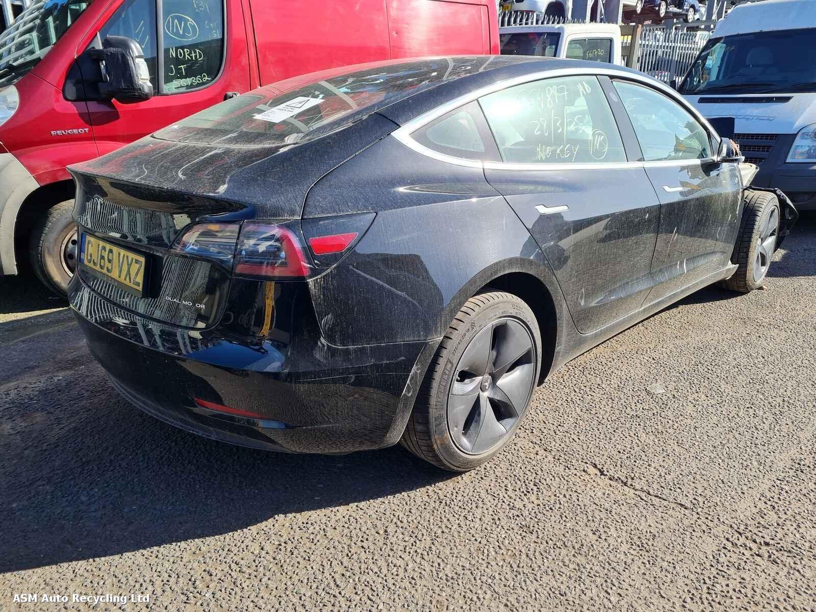 Tesla Model 3 2019 4 Door Saloon Breaking View Auto part Tesla Model 3 2019 4 Door Saloon Breaking