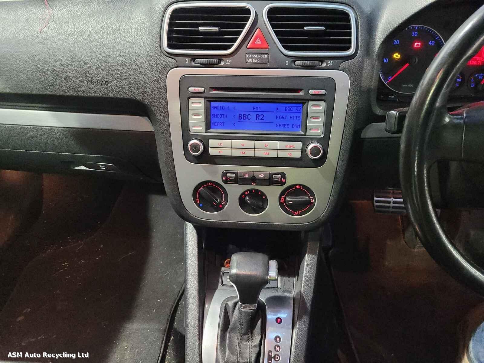 View Auto part Volkswagen Eos 2007 2 Door Convertible Breaking