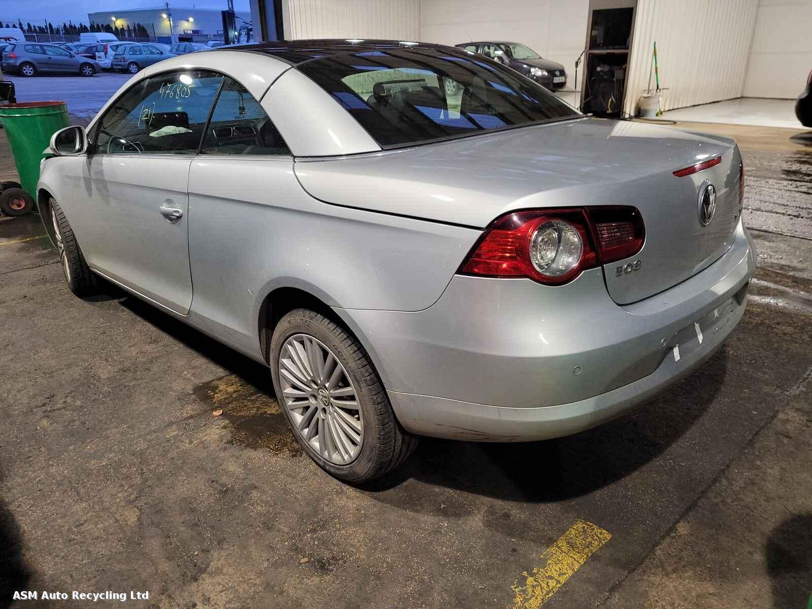View Auto part Volkswagen Eos 2007 2 Door Convertible Breaking