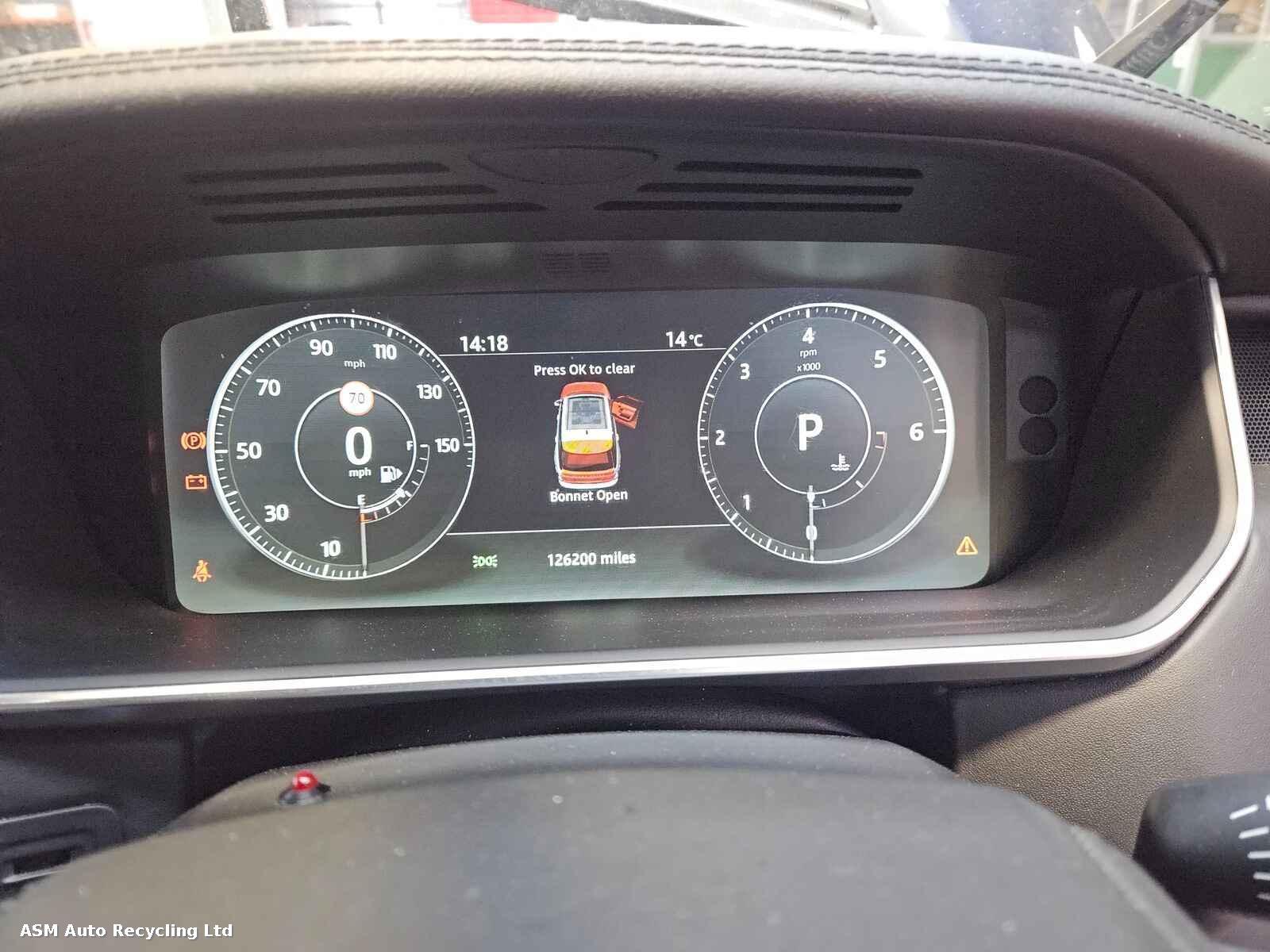 View Auto part Land Rover Range Rover 2017 5 Door Estate Breaking