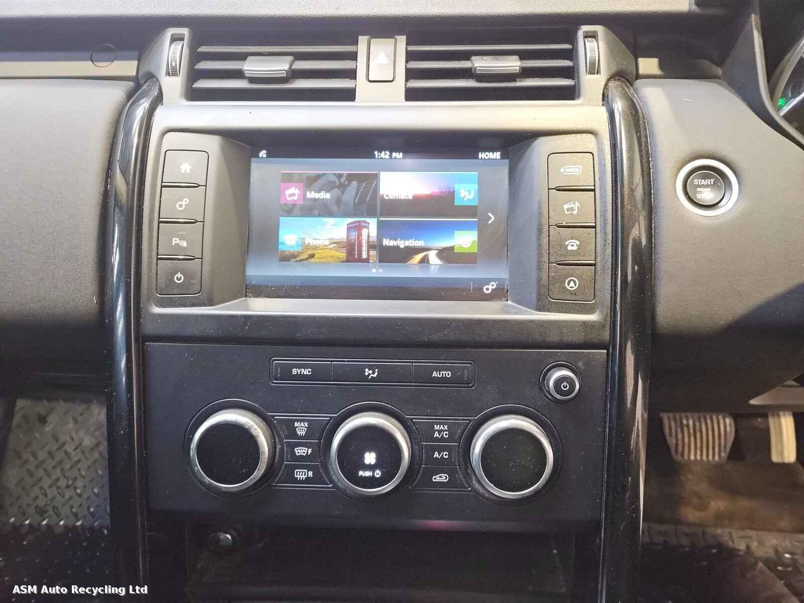 Land Rover Discovery 2017 5 Door Estate Breaking View Auto part Land Rover Discovery 2017 5 Door Estate Breaking