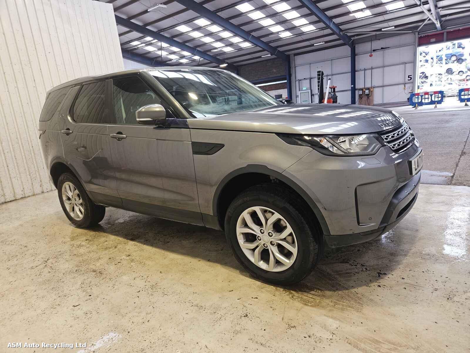 Image for a Land Rover Discovery 2017 5 Door Estate Breaking